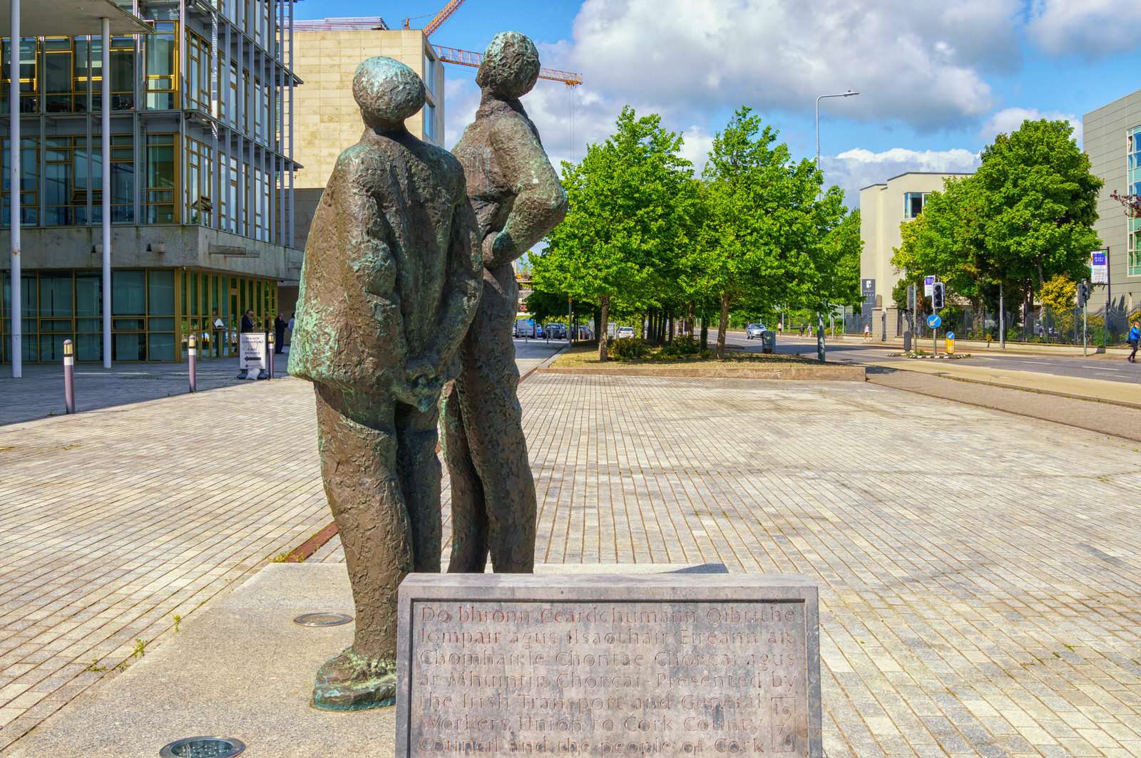 THE TWO WORKING MEN STATUES BY OISIN KELLY